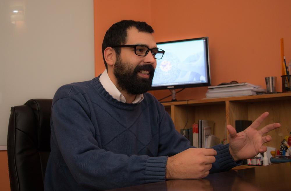 El coordinador de SVANTE explicando